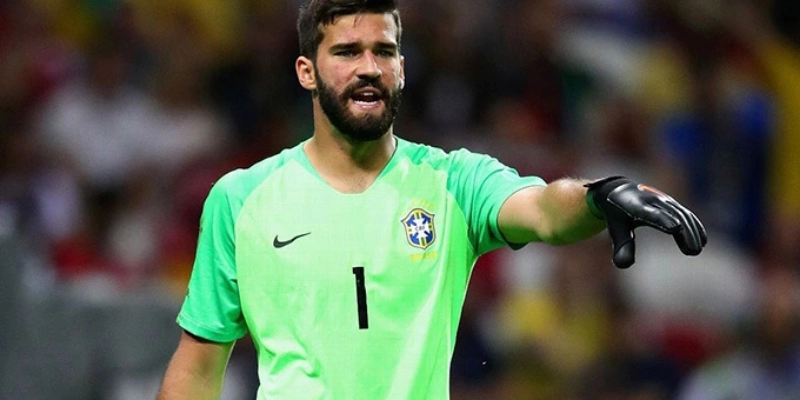 Alisson Becker 3