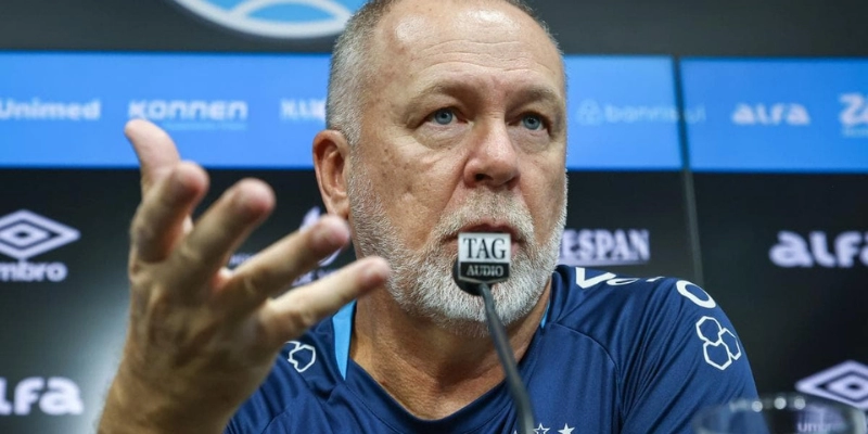 Mano Menezes: Hành Trình Huấn Luyện Đầy Thăng Trầm 2 Mano Menezes